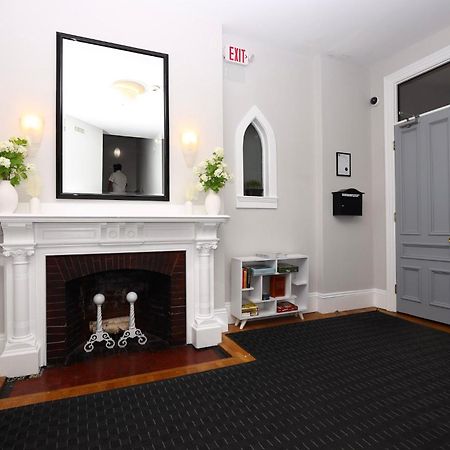 Stylish Studio On Newbury St, This Is Boston! #12 Екстер'єр фото